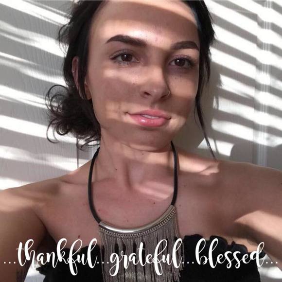 Meet your Posher, Julia - Picture 1 of 1